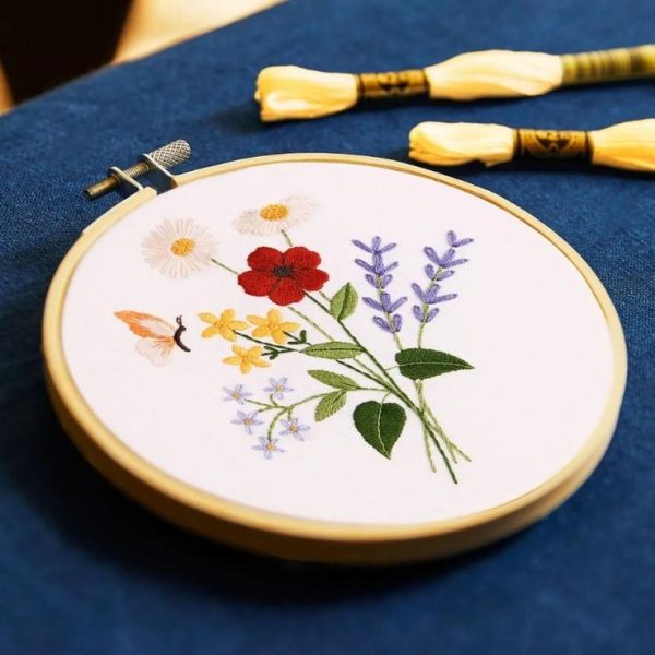 Κιτ Κεντήματος DMC - Sumptuous Summer Flowers by Aurora Menendez